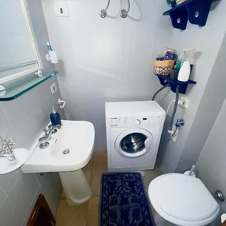Casa Veronica - Accogliente Casa Su Due Piani Nel Cuore Del Borgo 펜션 *