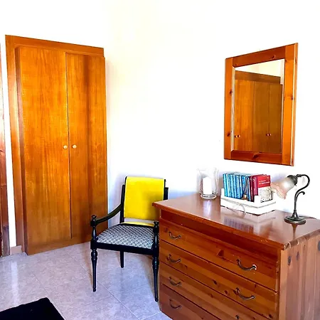 Casa Veronica - Accogliente Casa Su Due Piani Nel Cuore Del Borgo Laconi