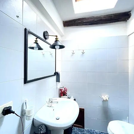 Casa Veronica - Accogliente Casa Su Due Piani Nel Cuore Del Borgo